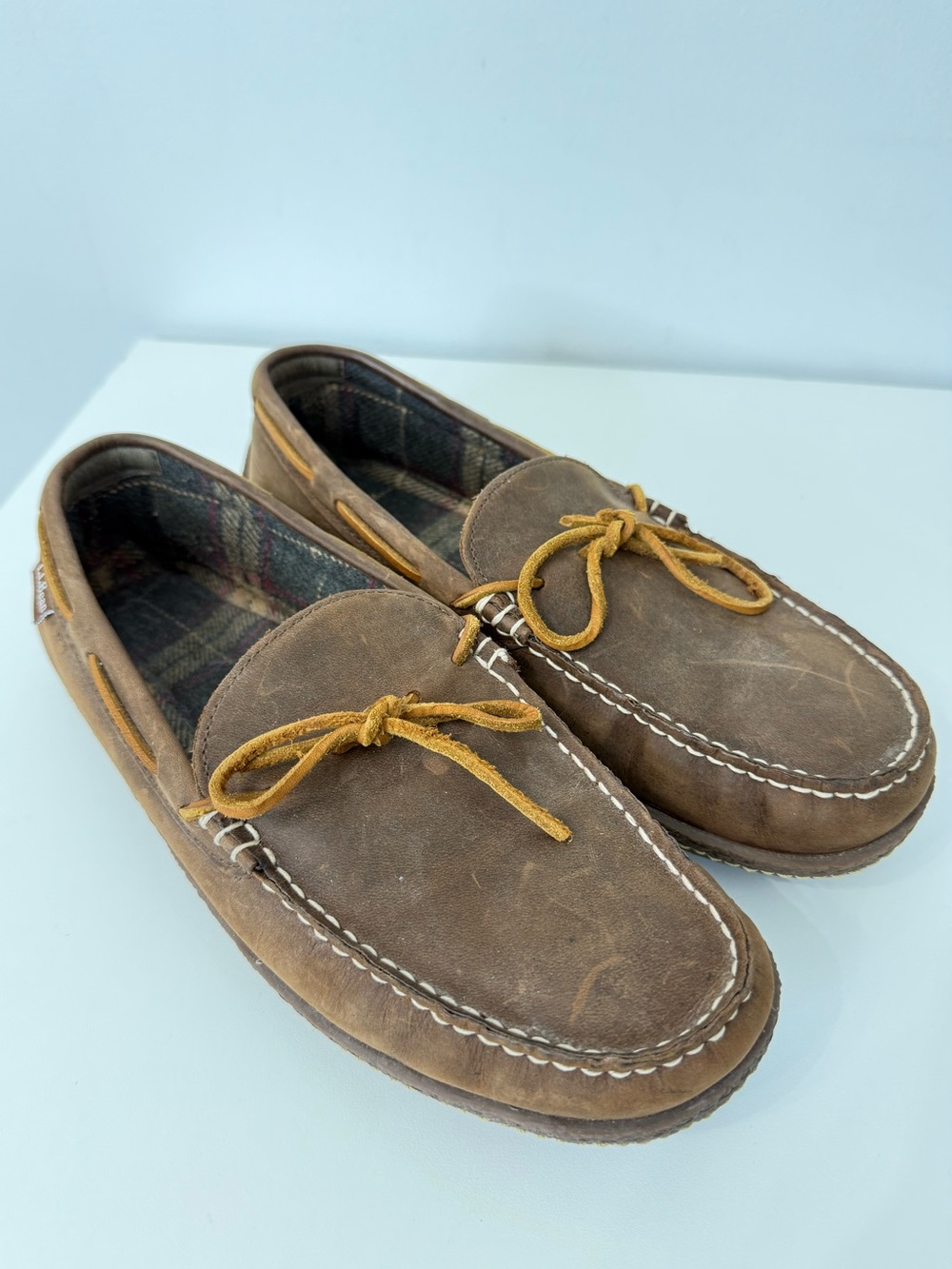 L.L. Bean Brown Hand Sewn Leather Slippers Flannel Lined Men’s Size 10 Classic - Picture 3 of 13